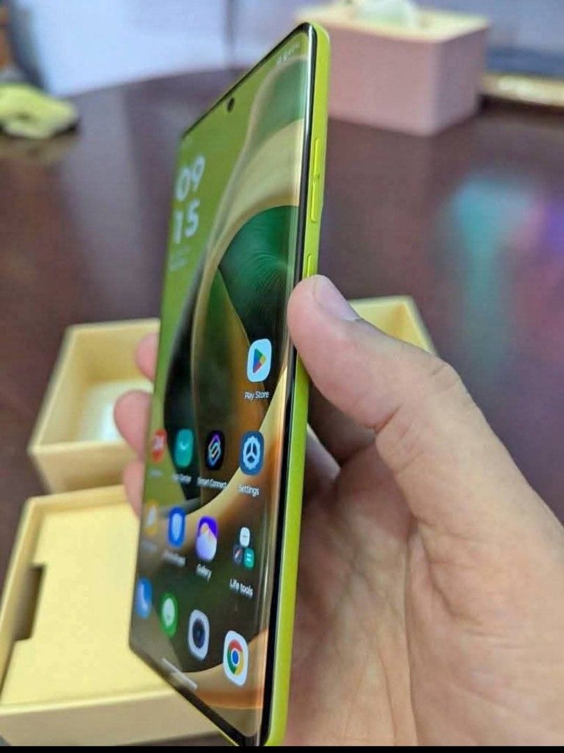 Moto S50 Neo 5g (CN rom+ Playstore) Snapdragon 6s Gen3 8gb ram 256gb internal 6.7inch Amoled dual Dolby Atmos speakers slim phone Super Linaw Camera Sony LYT-600 (IMX) 12.5k complete. (Category: Samsung) located in Quezon City. Submitted by gadgetsun (Listing ID 1388151728, Image 3). Description: .