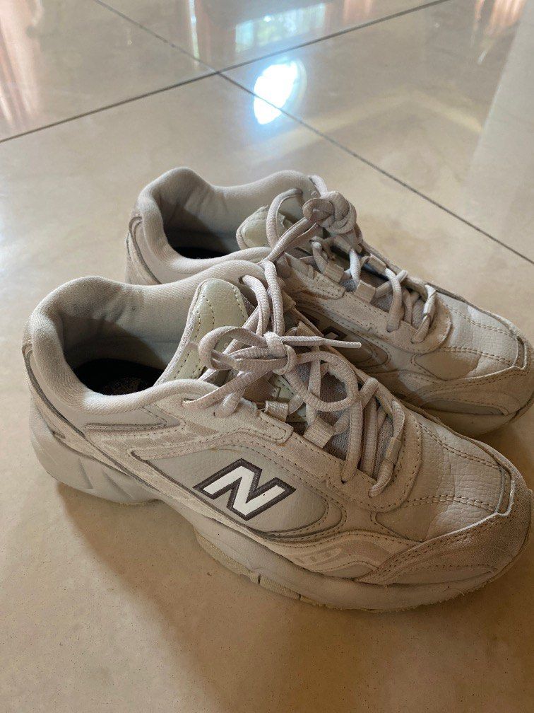New balance 452 (Category: Sneakers) located in Lucena. Submitted by cat09 (Listing ID 1388133839, Image 1). Description: New balance 452 6.5 US 37 EU Negotiable if reasonable Beige very aesthetic Sf not included .