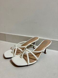 (Category: ) located in . Submitted by dressedinchanel (Listing ID 1388278538, Image 1). Description: .