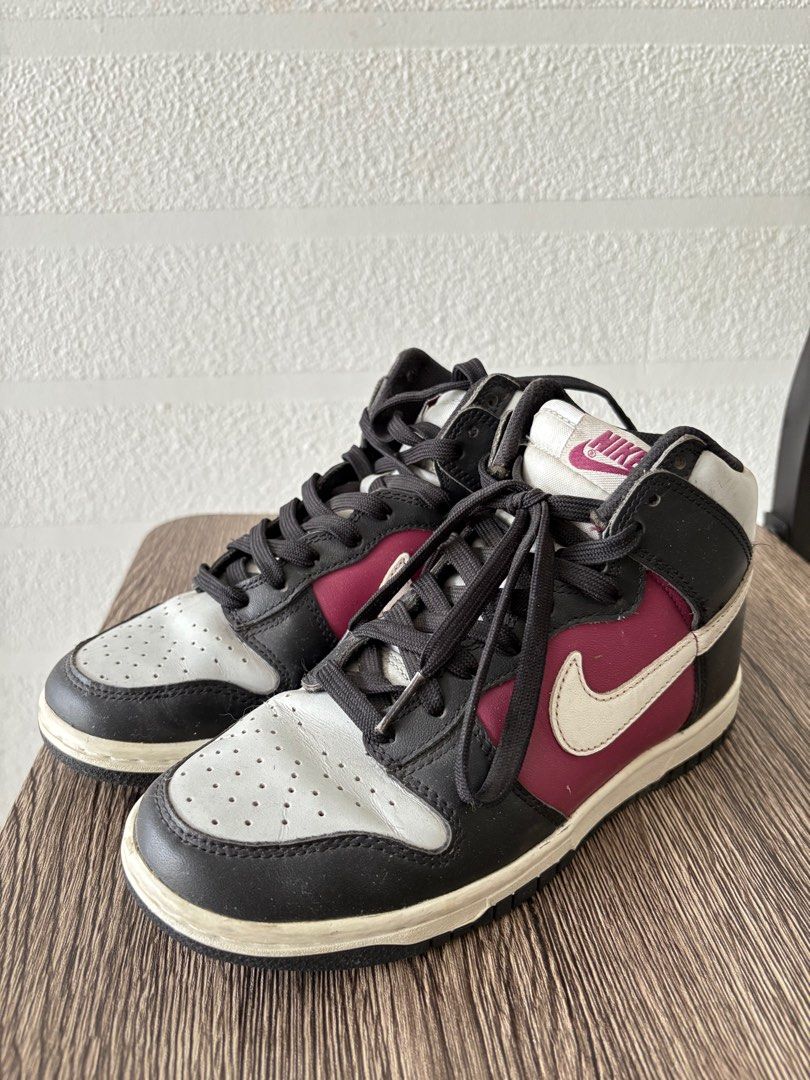 Nike dunks high (Category: Sneakers) located in Quezon City. Submitted by jdsdeclutters (Listing ID 1388161616, Image 3). Description: .