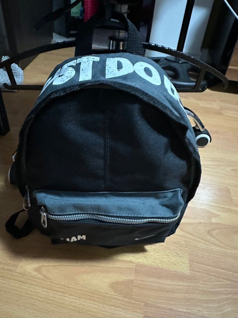 Nike mini bag for kid (Category: Other Babies Going Out Needs) located in Pasay City. Submitted by mliam (Listing ID 1388223861, Image 3). Description: Note: personalized kids name “liam”.
