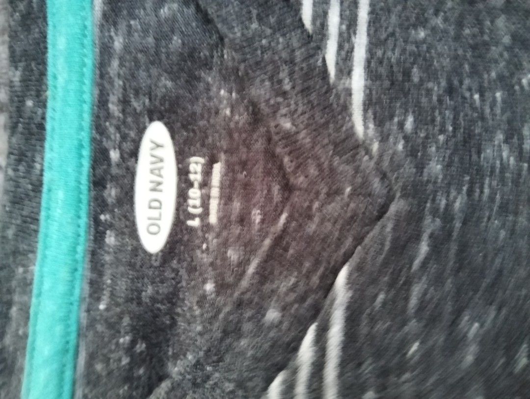 Old Navy Boys shirt (Category: Babies & Kids Fashion) located in Tarlac. Submitted by momma02 (Listing ID 1388131030, Image 2). Description: Old Navy Dark Gray w Stripes cotton shirt fits 9-12.