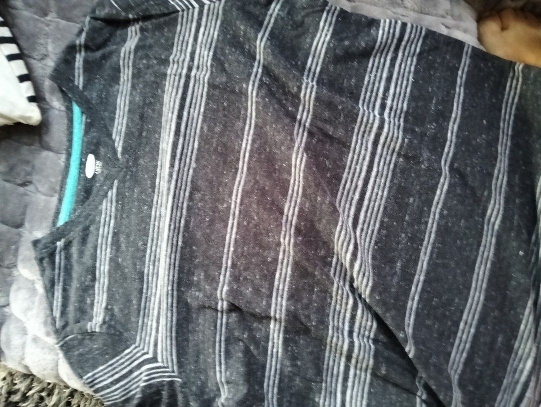 Old Navy Boys shirt (Category: Babies & Kids Fashion) located in Tarlac. Submitted by momma02 (Listing ID 1388131030, Image 3). Description: Old Navy Dark Gray w Stripes cotton shirt fits 9-12.