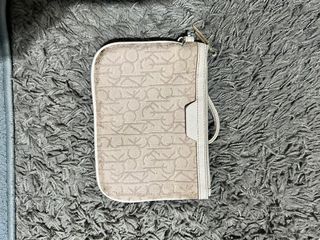 (Category: ) located in . Submitted by authluxuryitems (Listing ID 1388133439, Image 1). Description: .