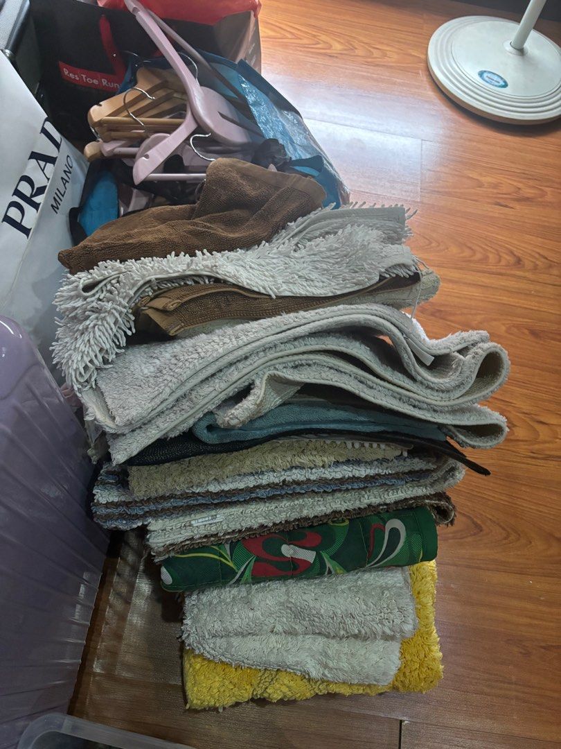 Preloved Bath Mats (Category: Carpets, Mats & Flooring) located in Las Pinas. Submitted by monicasellsstuff (Listing ID 1388125693, Image 1). Description: All for 500 Different sizes More than 10 mats Lalamove care of buyer Mop GCASH.
