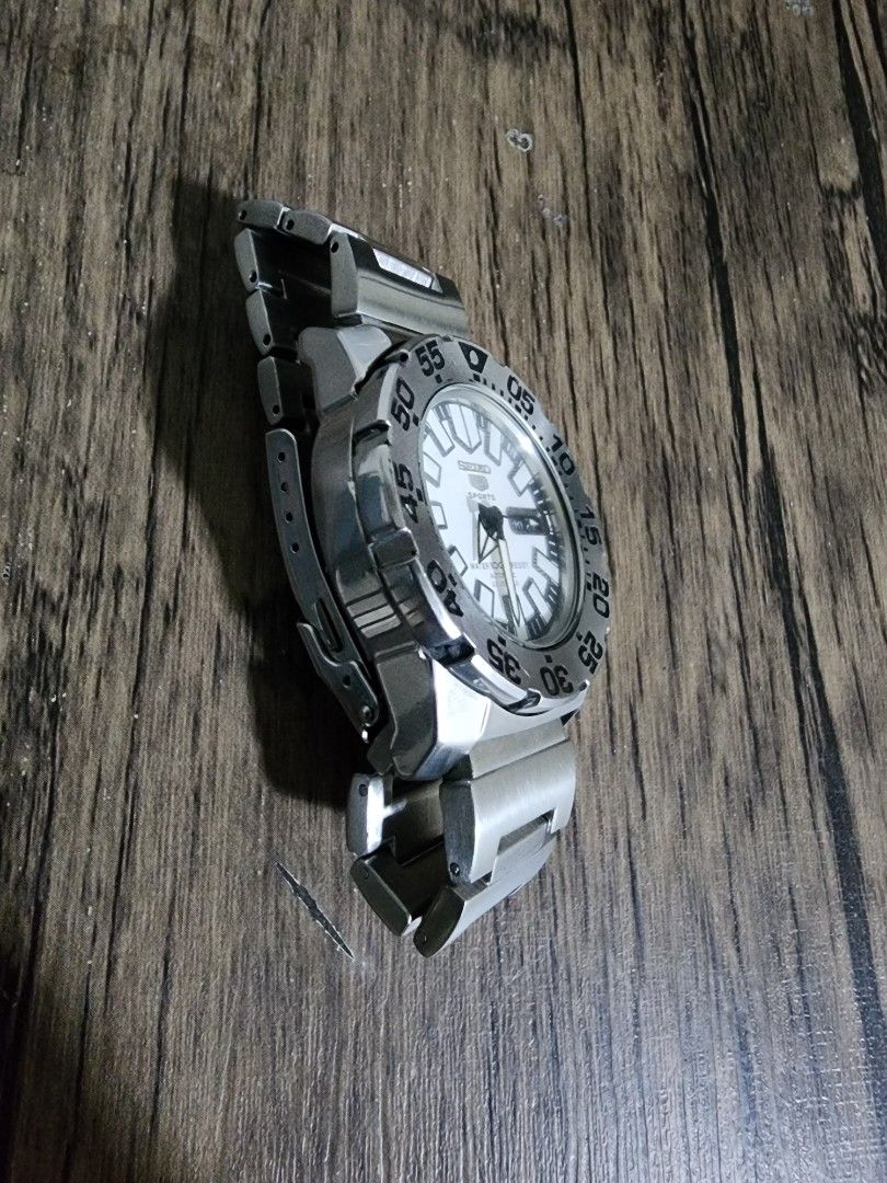 RARE SEIKO BABY MONSTER (Category: Luxury Watches) located in Subic. Submitted by leyeiw (Listing ID 1388238158, Image 3). Description: rare seiko snzf45 (baby monster) ✔️ Newly serviced ✔️ AM bracelet ✔️ Mint Bezel and dial hand ✔️ 7s26 (23 jewels) ✔️ bright lumes ✔️ replacement seiko box.