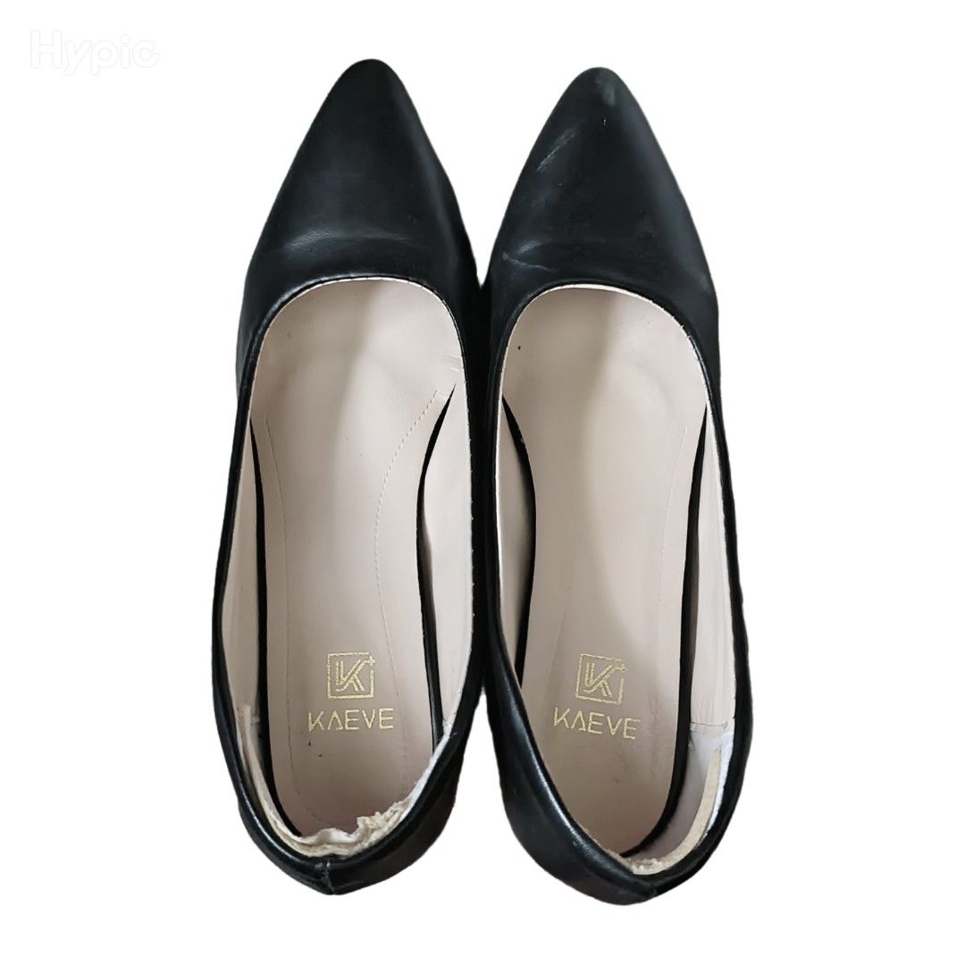 school shoes heels sandals office work pointed (Category: Heels) located in Cavite. Submitted by mapleblast (Listing ID 1388220182, Image 2). Description: 2 inches heels too big on me.