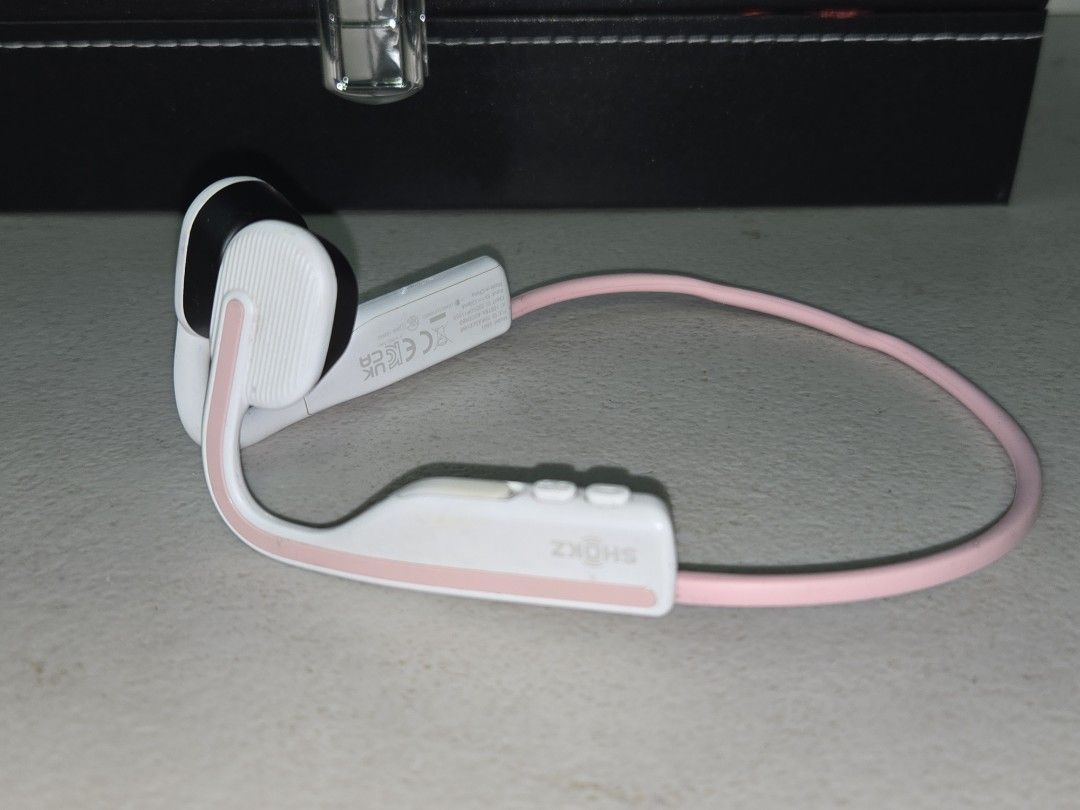 Shokz (Category: Earphones) located in Quezon City. Submitted by ddlry (Listing ID 1388177804, Image 3). Description: flaw is in the picture. bawal sa maarte😆.