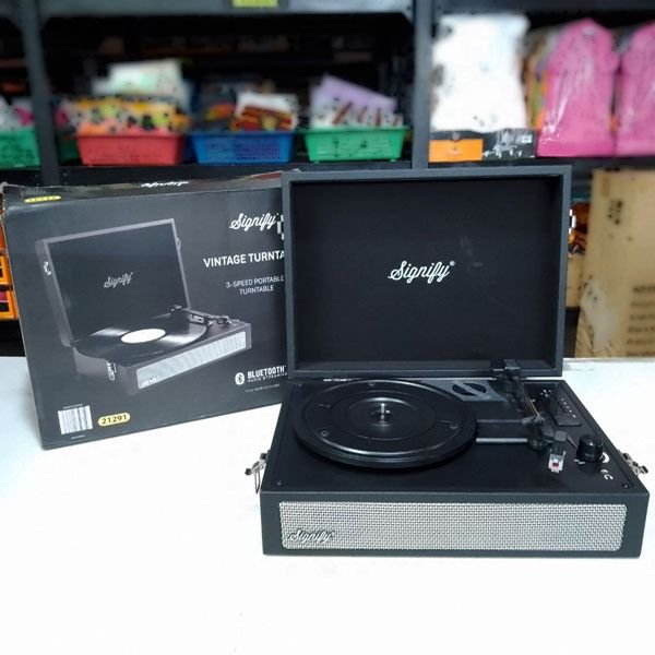 Signify Retro Turntable Briefcase EA2147 (Category: Portable Music Players) located in Paranaque City. Submitted by ivy69425 (Listing ID 1388130868, Image 1). Description: Brand: Signify Model: EA2147 Condition: Almost New/Working Type: Retro Turntable Briefcase (Portable Record Player) Power Supply: 5V 1A Power Consumption: 5W USB Output: 5V 150mA.