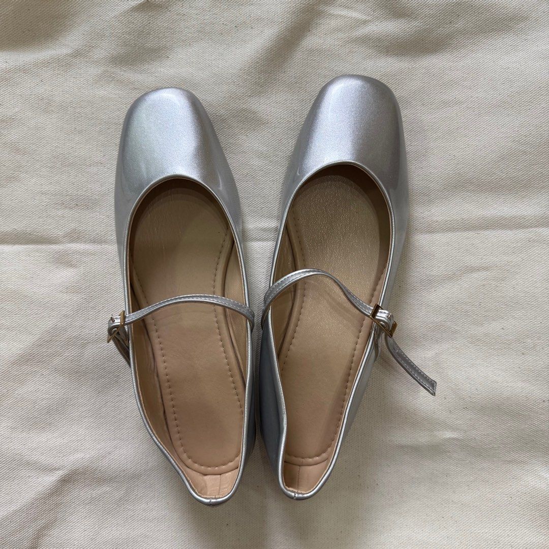 Silver Ballet Flats / Mary Jane (Category: Flats & Sandals) located in Laoag. Submitted by fleuri (Listing ID 1388298004, Image 2). Description: never worn marikina made :).