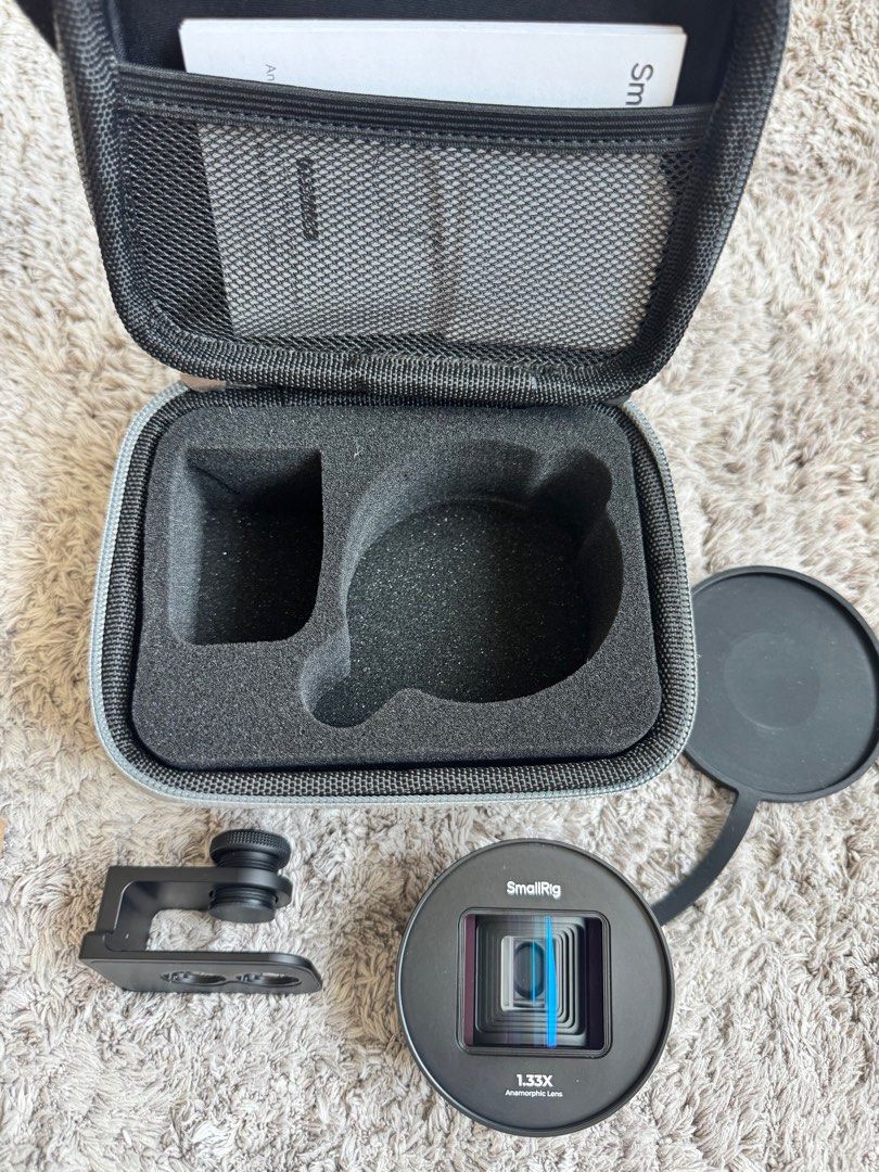 SmallRig Bundle Set (Category: Lens & Kits) located in Kuala Lumpur. Submitted by axelev (Listing ID 1388245341, Image 2). Description: Condition 💯 new (Never Used) - Anamorphic lens 1.55x / 1.33x for mobile phone ( T- Mount ) - Mobile video cage ( for iphone 16 pro max ) - Lens adapter Ring (Universal M-Mount to 37mm threaded) - Back mount plat ( 17mm threaded lens) ORIGINAL SET!!!.