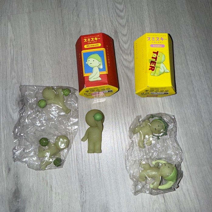 Smiski Museum & T-TER Blind Box Figures (Category: Designer & Blind Box Toys) located in Singapore. Submitted by lulufied (Listing ID 1388212830, Image 1). Description: SUNDAY blowing bubbles -$8 Paper plane -$10 Cheer Cheerleader duo - $12 Museum Raijin duo - $old Take all $35 mailed. if not, mailing +$3.