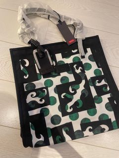 （分類：）位於 。 由 laviequeen 提交（商品編號 1388228569，圖片 1）。簡介： 。