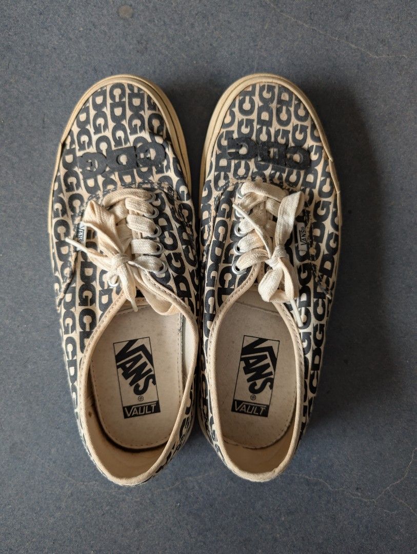 Vans Comme des Garcons (Category: Sneakers) located in Manila. Submitted by cappinjay (Listing ID 1388197065, Image 1). Description: Vans Comme des Garcons SIZE: US8 Condition: 6/10 No box, Yellowing Bought at DSM, London.