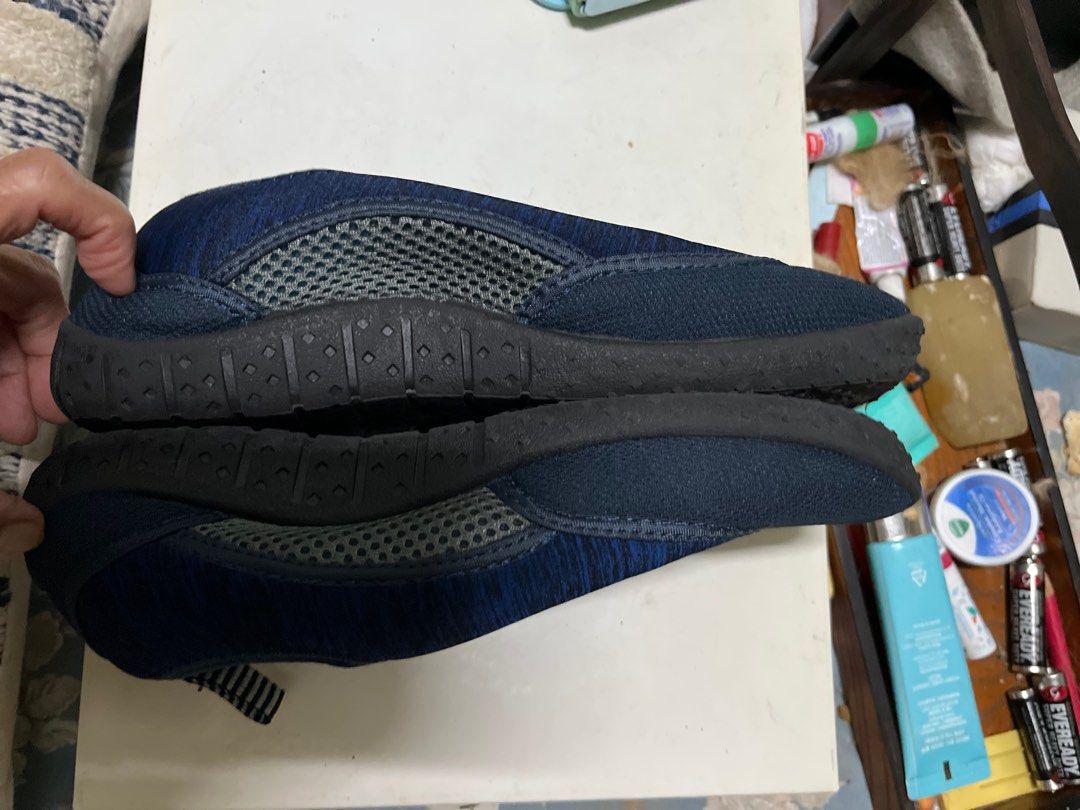 Water Shoes (Category: Flats & Sandals) located in Los Banos. Submitted by profemy (Listing ID 1388152329, Image 3). Description: water Shoes for women/men (used in or around water. Size 24 (7) Brand: Call of the Wild Will ahip by J&T; buyer pays shipping fee Like-new condition.