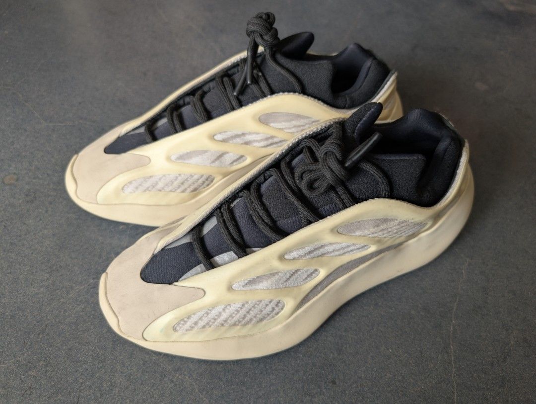 Yeezy 700 Azael (Category: Sneakers) located in Manila. Submitted by cappinjay (Listing ID 1388198869, Image 1). Description: Adidas Yeezy 700 Azael SIZE: US9 (fits 8.5) Condition: 8.5/10 No Box Bought at GOAT US.