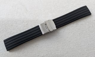 (Category: ) located in . Submitted by 7see6watches (Listing ID 1388382955, Image 1). Description: .