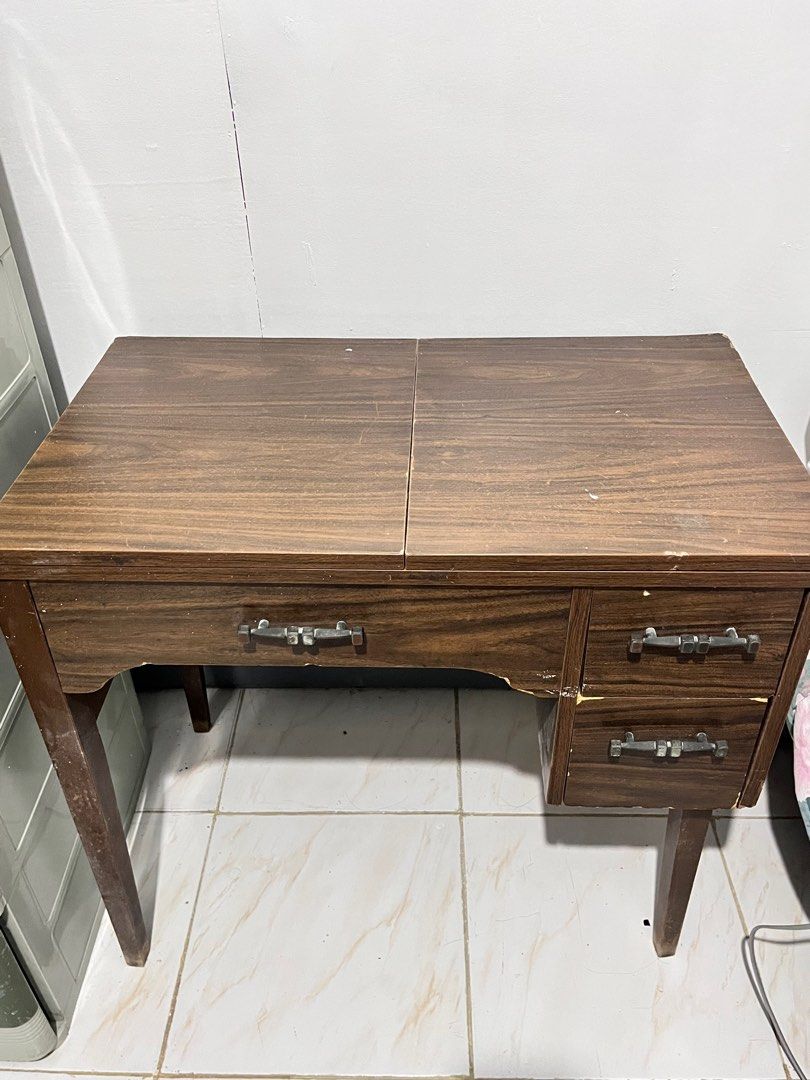 2 in 1 Study Table and Sewing Machine Table (Category: Tables & Sets) located in Mandaluyong City. Submitted by khai.ad76950 (Listing ID 1388309709, Image 1). Description: 2 in 1 Study Table and Sewing Machine Table - Folding and Extending Mechanism - 2 Drawers Issue: is already in the photo 📍Mandaluyong MOP: COD, Cash, Gcash, Bank Transfer MOD: Pick up / Lalamove.