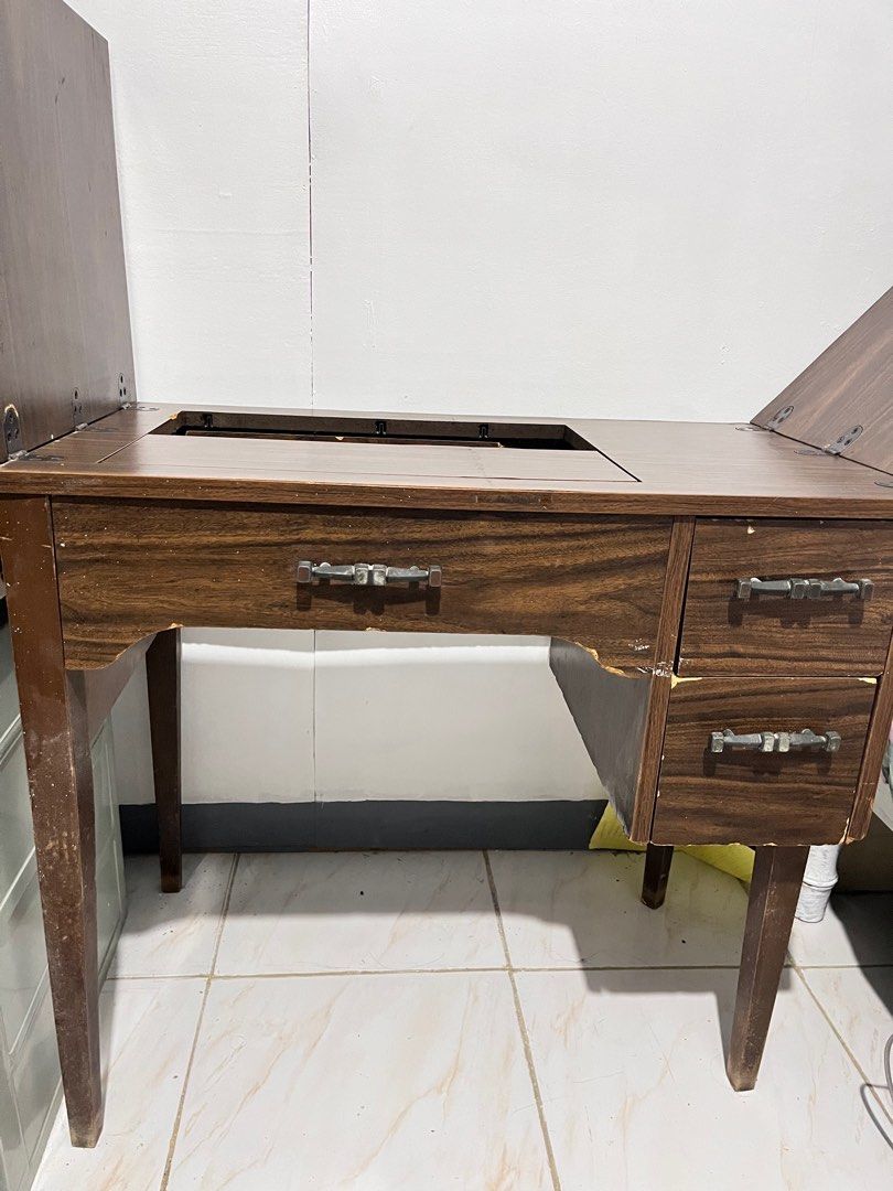2 in 1 Study Table and Sewing Machine Table (Category: Tables & Sets) located in Mandaluyong City. Submitted by khai.ad76950 (Listing ID 1388309709, Image 2). Description: 2 in 1 Study Table and Sewing Machine Table - Folding and Extending Mechanism - 2 Drawers Issue: is already in the photo 📍Mandaluyong MOP: COD, Cash, Gcash, Bank Transfer MOD: Pick up / Lalamove.
