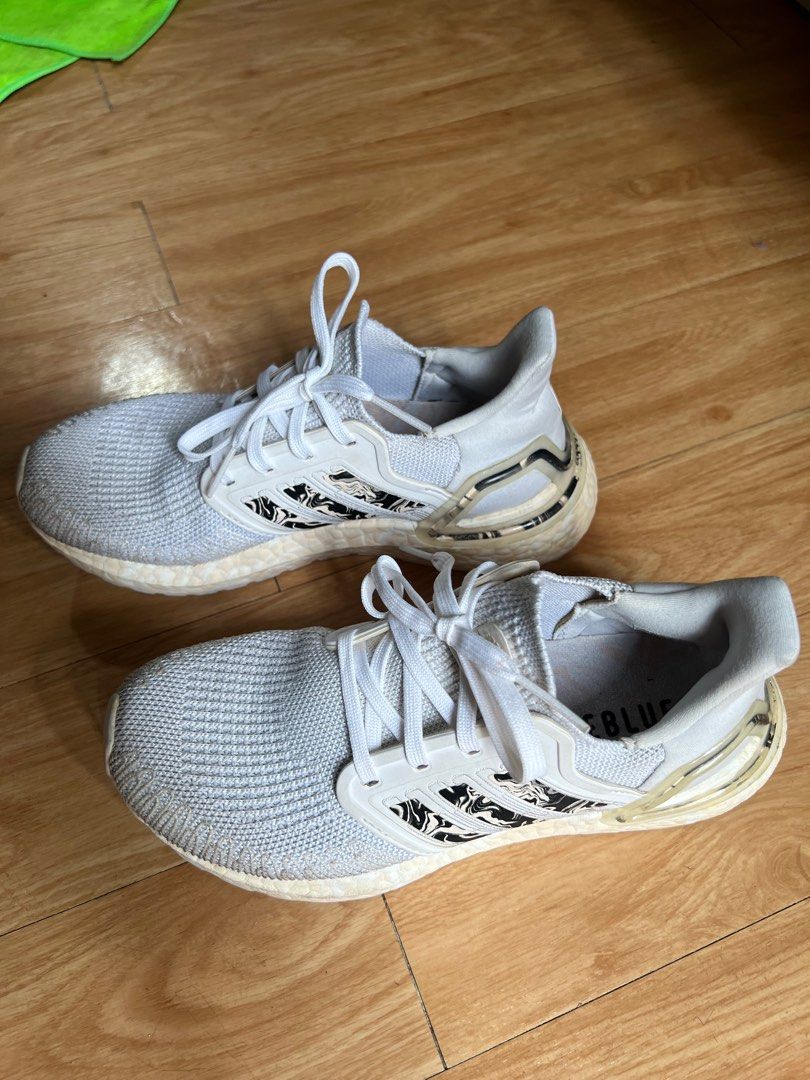 Adidas White Shoes (Category: Sneakers) located in Paranaque City. Submitted by sierra21 (Listing ID 1388342783, Image 3). Description: Used Not so abuse minsan lang gamitin .