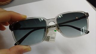 (Category: ) located in . Submitted by iluvoptics (Listing ID 1388396532, Image 1). Description: .