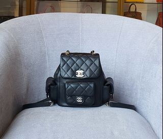 (Category: ) located in . Submitted by luxurydesignerbrands (Listing ID 1388365580, Image 1). Description: .
