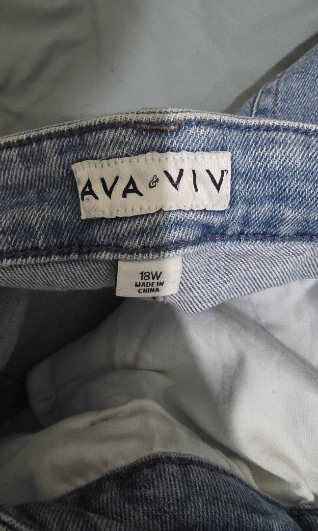 Ava & Viv Jeans Lightly Distressed (Category: Jeans) located in Mabalacat. Submitted by enoscep (Listing ID 1388476318, Image 3). Description: Ava & Viv Jeans Lightly Distressed Stretchy denim Slight barrel leg design Good for men or women W:34" to 38" L: 38" ☆rfs: decluttering ☆mop: bpi, bdo, gcash ☆mod: j&t ☆no return, refund, or exchange.