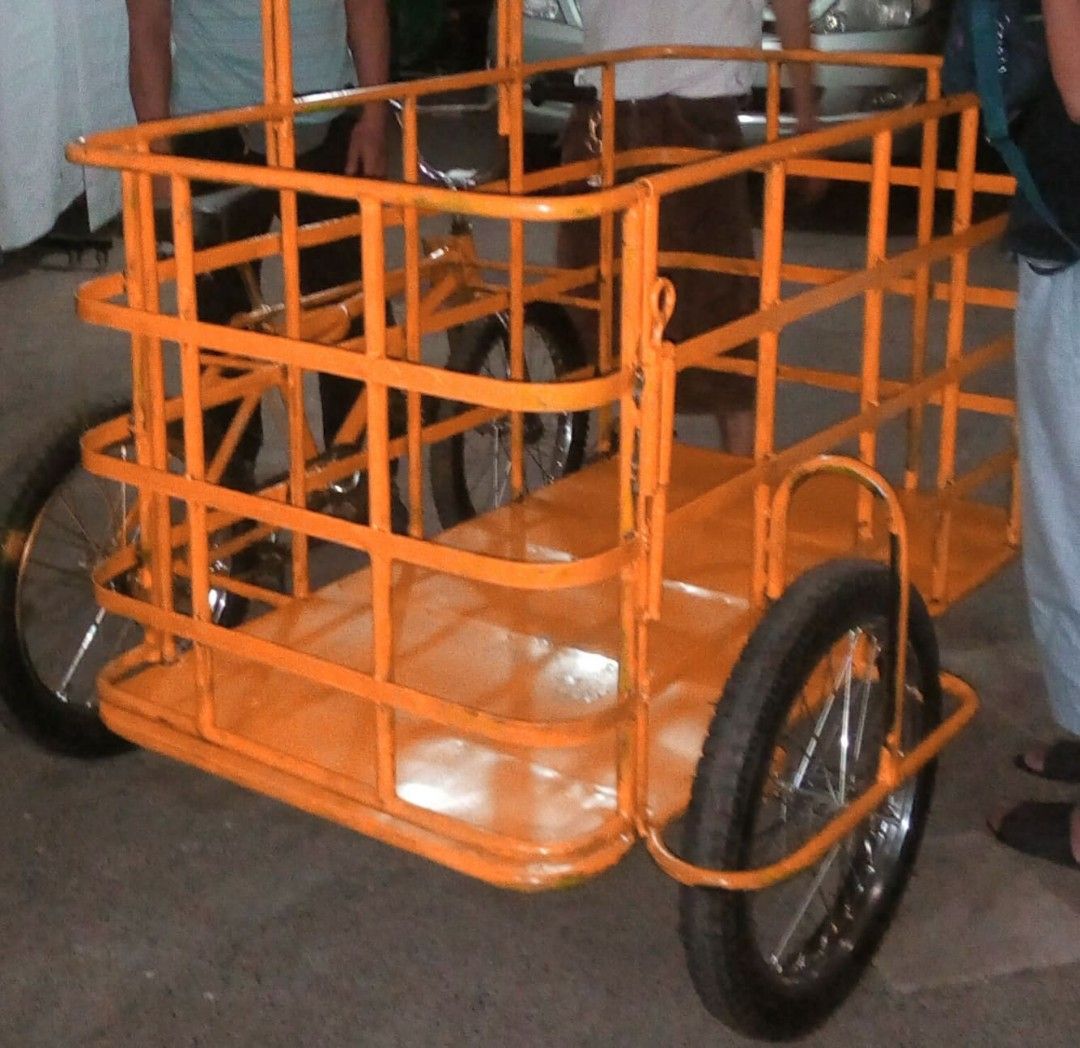 Big sidecar w/ bike (Category: Everything Else Others) located in Manila. Submitted by fastmountain_dfe013 (Listing ID 1388432031, Image 1). Description: custom made big sidecar with heavt duty GI BIKE super jumbo tires250x16 foot brake,sealed bearing all hubs,opc arm sealed,head post sealed bearing,6006.