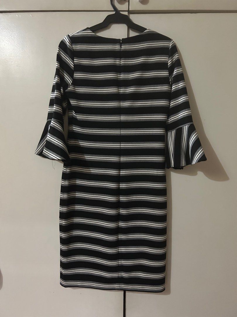 Calvin Klein dress (Category: Dresses) located in San Juan City. Submitted by HannaRuby (Listing ID 1388407646, Image 2). Description: Calvin klein authentic From USA Size medium Stretchable material Decluttering .