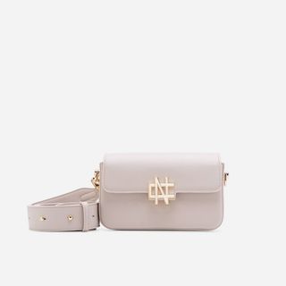 (Category: ) located in . Submitted by aisya.prelovedstore (Listing ID 1388397961, Image 1). Description: .