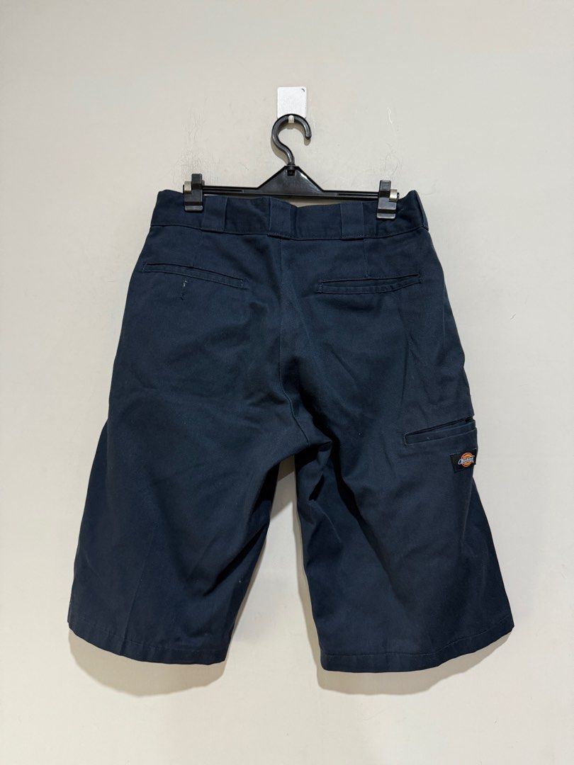 由 770528 (刊登 ID 1388383710，圖片 3) 提交，位於 彰化縣 (Changhua) 的 Dickies 短褲 (類別：短褲)，說明：30腰 平放39cm 長56。