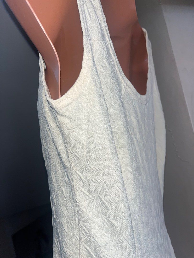 dirty white flare dress (Category: Dresses) located in Manila. Submitted by lowluh (Listing ID 1388365763, Image 3). Description: cream / dirty white flare dress body flattering puson hiding.