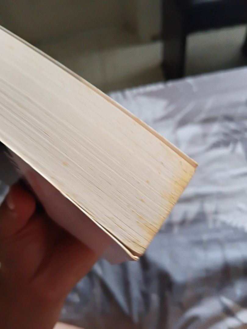 Dracula by Bram Stoker Collins Classics (Category: Storybooks) located in Las Pinas. Submitted by ant1romant1c (Listing ID 1388307867, Image 3). Description: RFS: funds for OJT yellowed around corners (see pic) with minimal foxing bought at Fullybooked for 125 price is negotiable Available for Delivery via Grab & J&T and Meet ups (Manila/Las Piñas/PITX) DM for more pics etc.