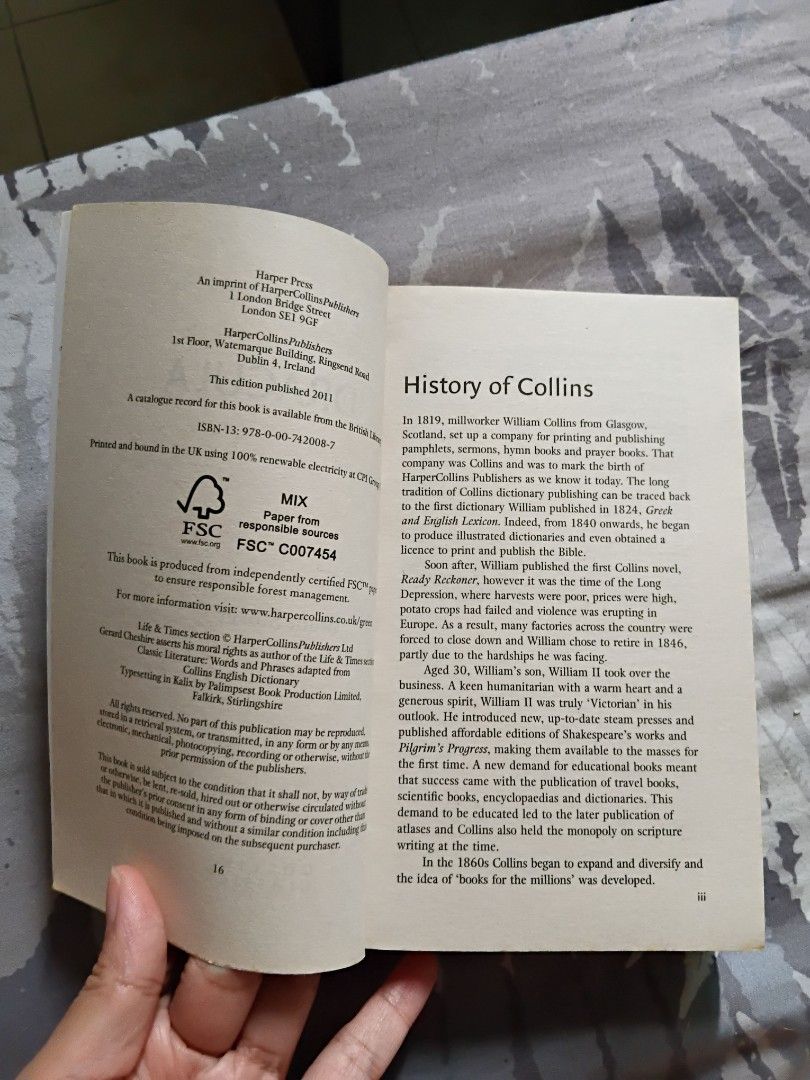 Dracula by Bram Stoker Collins Classics (Category: Storybooks) located in Las Pinas. Submitted by ant1romant1c (Listing ID 1388307867, Image 2). Description: RFS: funds for OJT yellowed around corners (see pic) with minimal foxing bought at Fullybooked for 125 price is negotiable Available for Delivery via Grab & J&T and Meet ups (Manila/Las Piñas/PITX) DM for more pics etc.