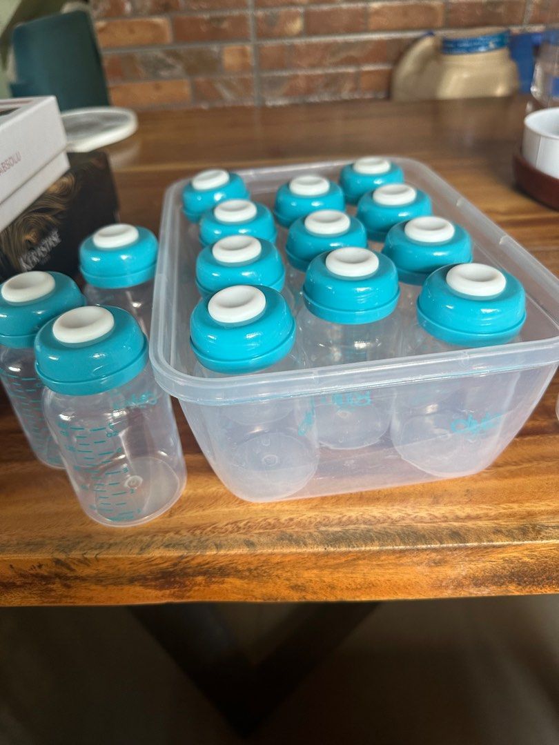 Dula bottles (Category: Breastfeeding & Bottle Feeding) located in Manila. Submitted by alanisnoelle (Listing ID 1388311505, Image 1). Description: 14pcs.
