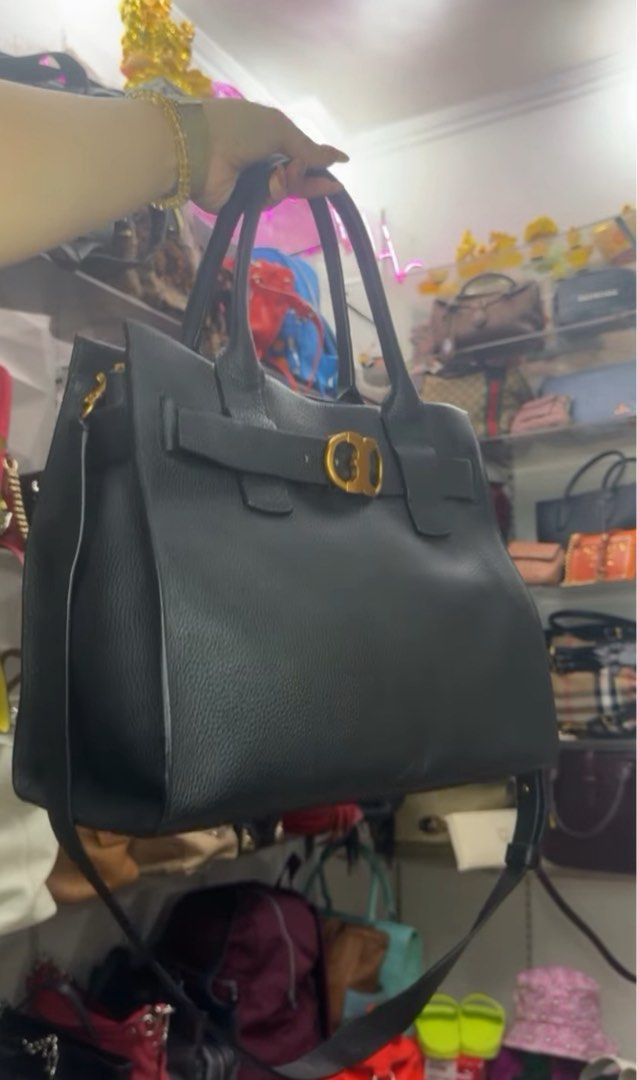 Gemini Link tote (Category: Luxury Bags & Wallets) located in San Fernando. Submitted by cjsllmb (Listing ID 1388319288, Image 1). Description: .