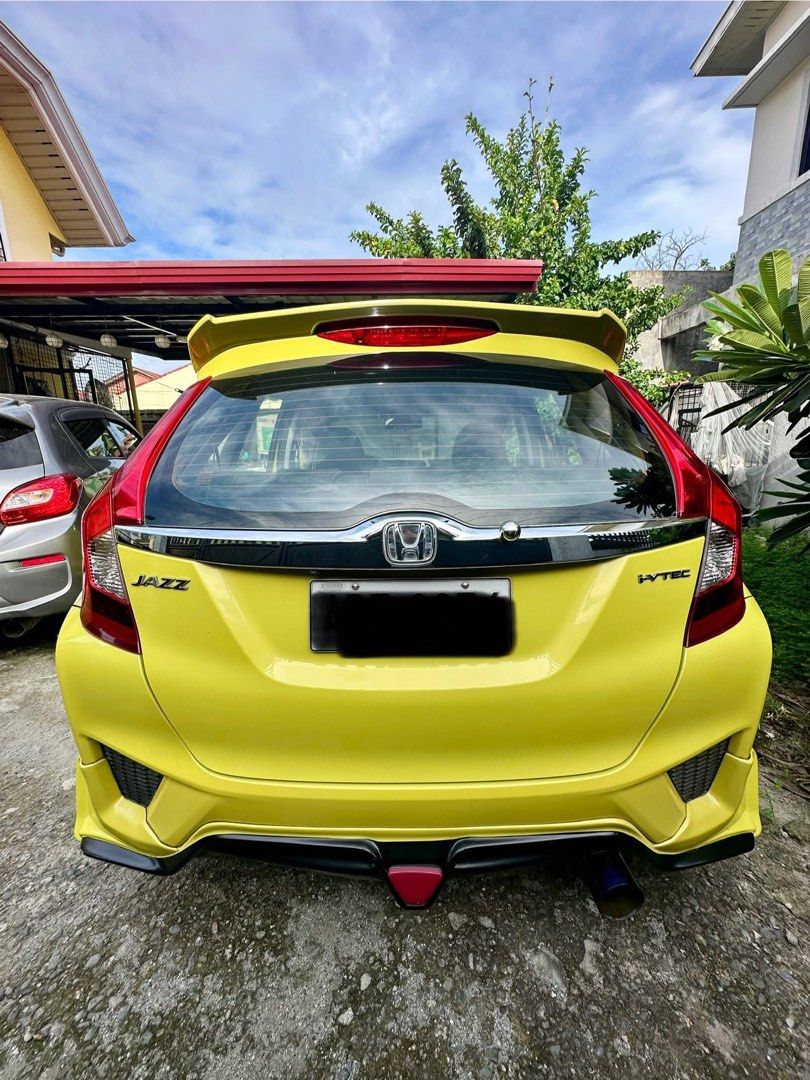 Honda Jazz 1.5 Hatchback Auto (Category: Used Cars) located in Malolos. Submitted by august.leo (Listing ID 1388341913, Image 2). Description: 2015 Honda Jazz Gk Vx Automatic Transmission 69k+ Original Mileage Fresh Interior & Exterior 80% Tire Condition Cold Aircon Good tire condition Original Paint No Underchassis Problems No Engine Issues No History of Flooding & Accident Ending Plate: 4 Hybrid Projector Head Lights CF Hood CF Fenders Mugen Fr