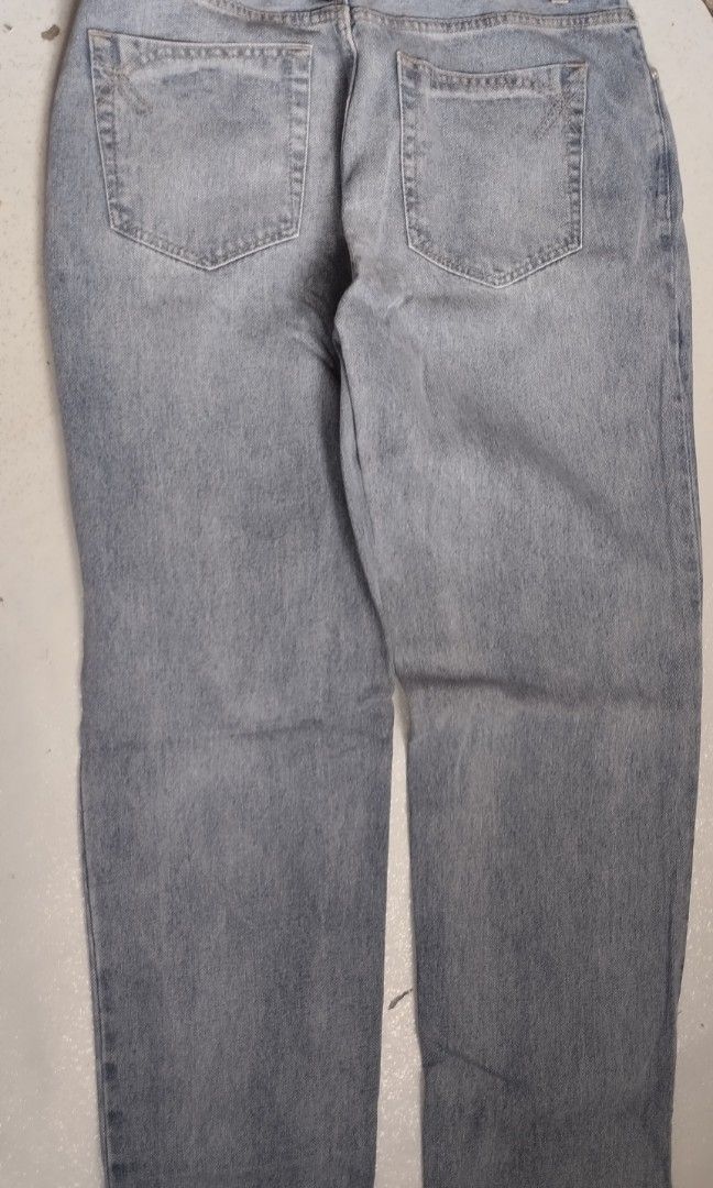 Light blue Giordano blues relax straight 32 (Category: Jeans) located in San Pedro. Submitted by budgetfriendlyph (Listing ID 1388499616, Image 3). Description: Light blue Giordano blue relax straight size 32.