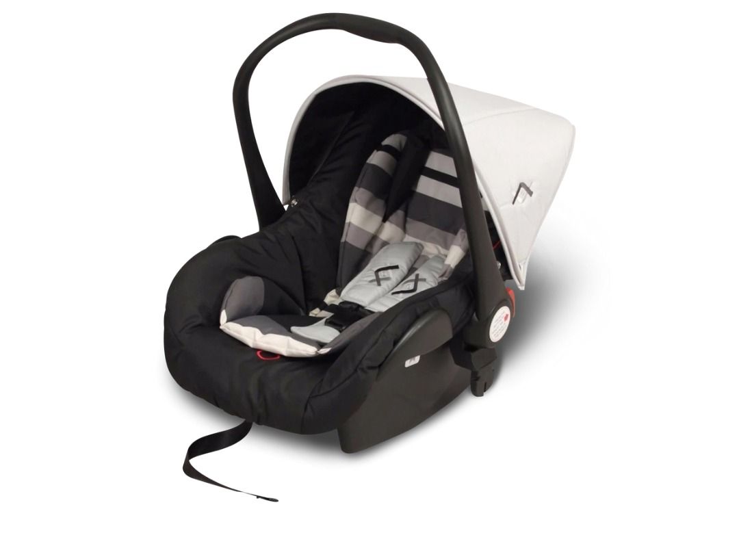 Looping Infant Car Seat (Category: Car Seats) located in Taguig. Submitted by classydeals8668 (Listing ID 1388424364, Image 3). Description: ✅ Suitable for newborns up to 13kg (0–12 months approx.) ✅ With 5-point safety harness & padded seat for comfort ✅ Comes with canopy (sunshade) ✅ Very good condition, rarely used ✅ Lightweight & easy to carry – perfect for travel and car use ✅ Universal fit with seatbelt installation 💰 Price: ₱3000 (Negotia