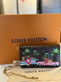 (Category: ) located in . Submitted by cocoswardrobe (Listing ID 1388353090, Image 1). Description: .