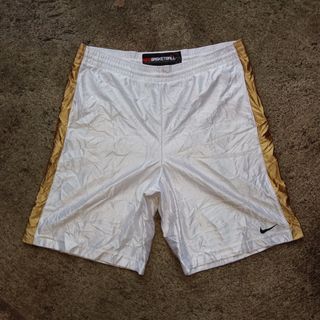 (Category: ) located in . Submitted by thriftelle (Listing ID 1388415501, Image 1). Description: .