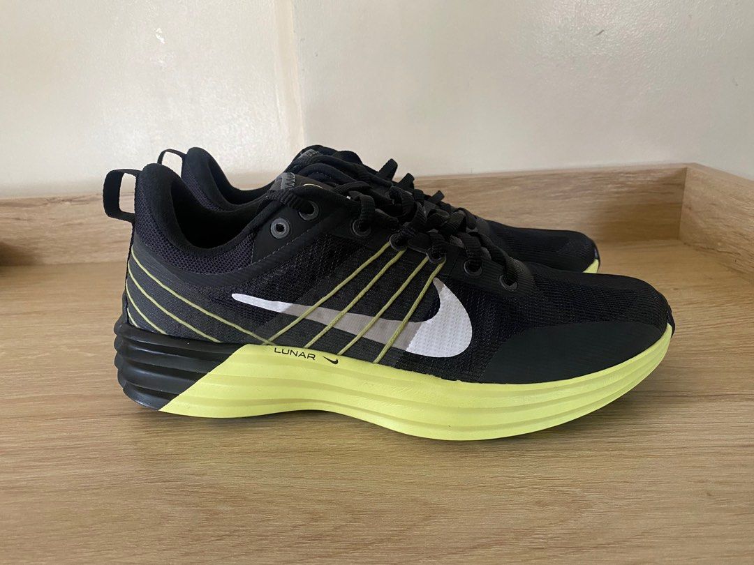 Nike Lunar Roam (Category: Sneakers) located in Manila. Submitted by patbern (Listing ID 1388314056, Image 2). Description: Nike Lunar Roam Men US 7.5 Black/White Iron Grey Item from SG Shipping thru LBC COP @ 4,800 free shipping.