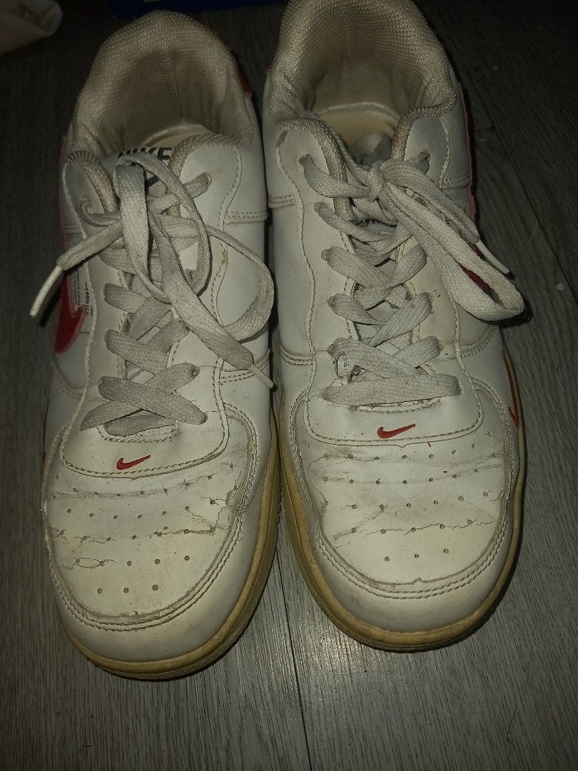 Nike Shoes (Category: Sneakers) located in Quezon City. Submitted by eyebeee (Listing ID 1388344118, Image 3). Description: size 7.