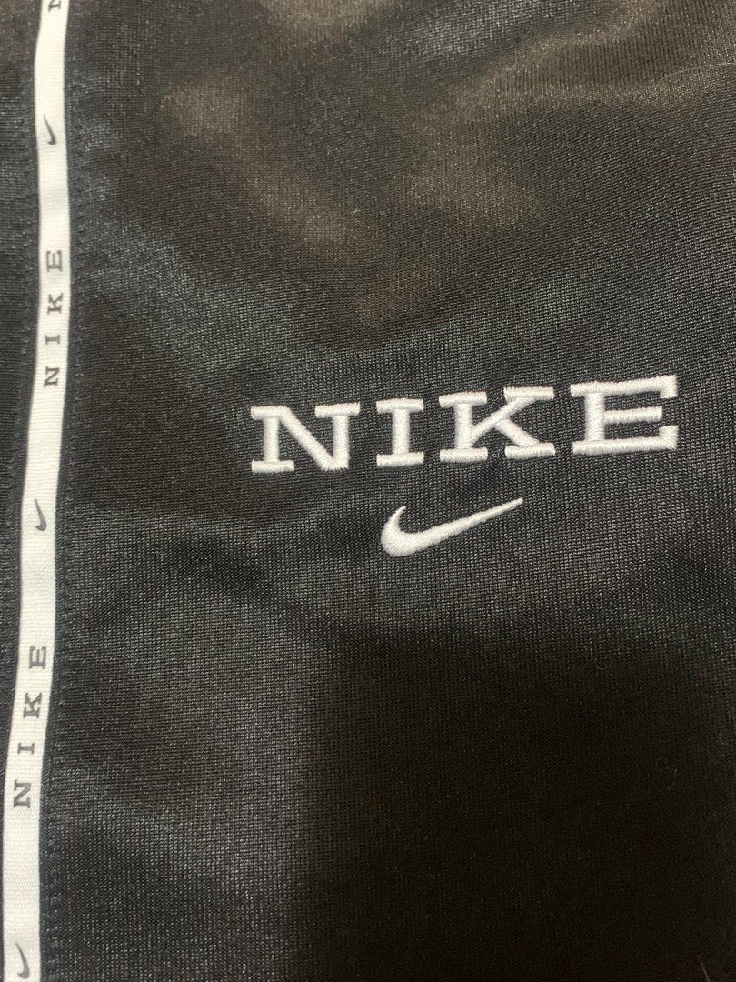 Nike Sweatpants (Category: Joggers) located in Baguio. Submitted by 25thlu (Listing ID 1388341539, Image 3). Description: Nike Sweatpants/Trousers Embroided Nike Logo Prestine Condition 10/10 With side pockets Nike Pants Code : CJ3690-010.