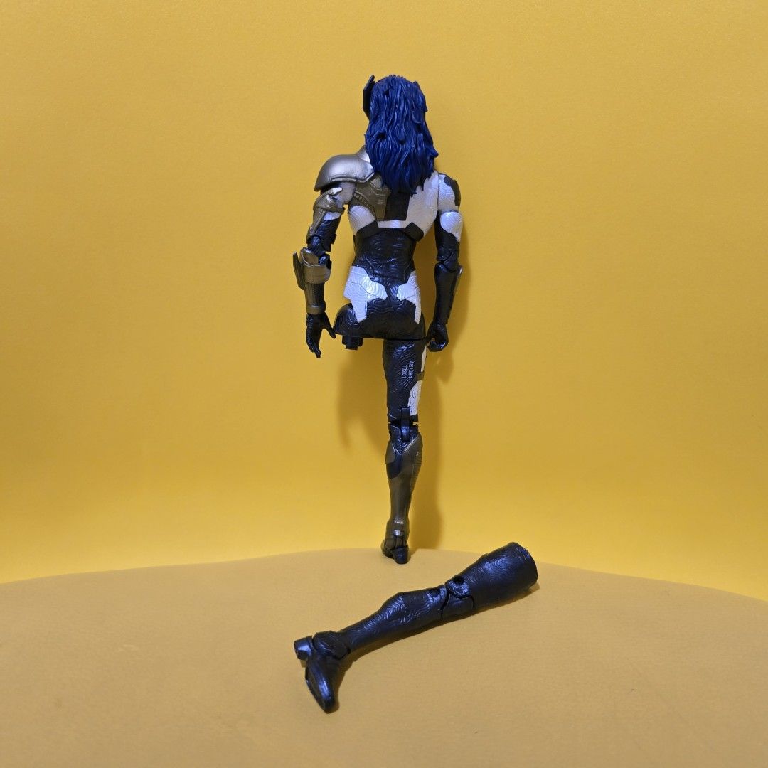 PROXIMA MIDNIGHT Marvel Studios Avengers The Infinity War Thanos Wave Marvel Legends ***Broken Leg*** (Category: Figurines & Statues) located in Quezon City. Submitted by jasperstoyvault (Listing ID 1388429192, Image 2). Description: No box. As is. Actual item posted. For pick up only via Lalamove or Grab Express. Novaliches QC area. BDO BPI GCash payment..