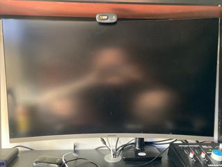 Samsung 32-inch Curved Display64235210985345110