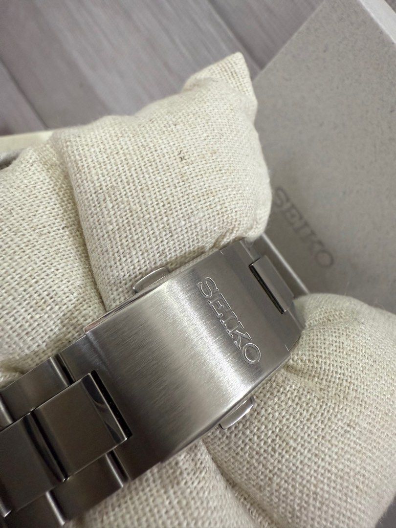 Seiko Panda SBPY165 (Category: Men's Watches) located in Las Pinas. Submitted by cnp2021 (Listing ID 1388378365, Image 3). Description: USED SEIKO PANDA SBPY 165 - Jdm unit 🇯🇵 Purchased August 2025 Complete inclusion with receipt Used 1x 9.8/10 Physical condition Grab/Lalamove/Gogoexpress/LBC BDO/BPI/Gcash/Layaway 🏷️ : Php 13990 📍: Las Pinas DM us for inquiries @kicksntech.