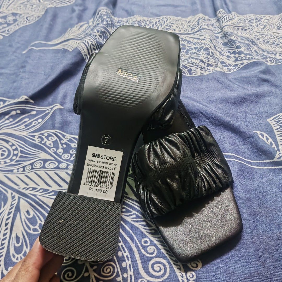 Sexy| Black & Lilac Sandals (Category: Sandals) located in Taguig. Submitted by annprelovedclosetph (Listing ID 1388420836, Image 2). Description: .