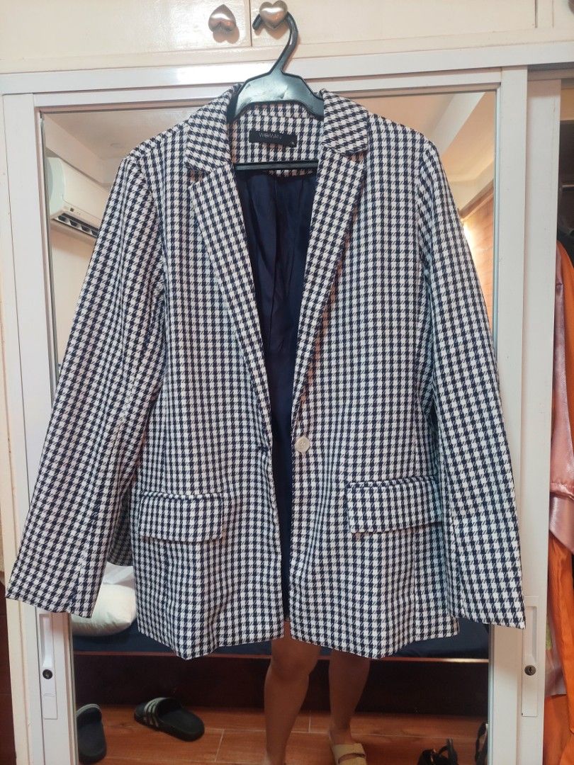 SM Woman Blazer XL (Category: Coats, Jackets and Outerwear) located in Manila. Submitted by serila (Listing ID 1388364751, Image 1). Description: RFS: masikip sakin MOP: Gcash MOD: Book your own rider/courier Lic: Manila.