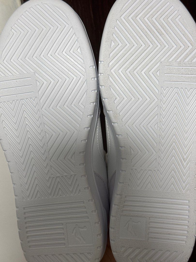 Sneakers (Category: Sneakers) located in Singapore. Submitted by tedxcx (Listing ID 1388463579, Image 3). Description: Brand New Selling it cause cannot fits Size EUR37.5 US6.5 Bought it at $120, selling at $55.